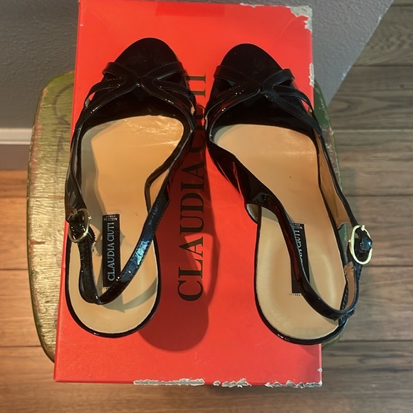 Claudia Ciuti Fanya Black Patent shoes size 9M - Picture 3 of 5
